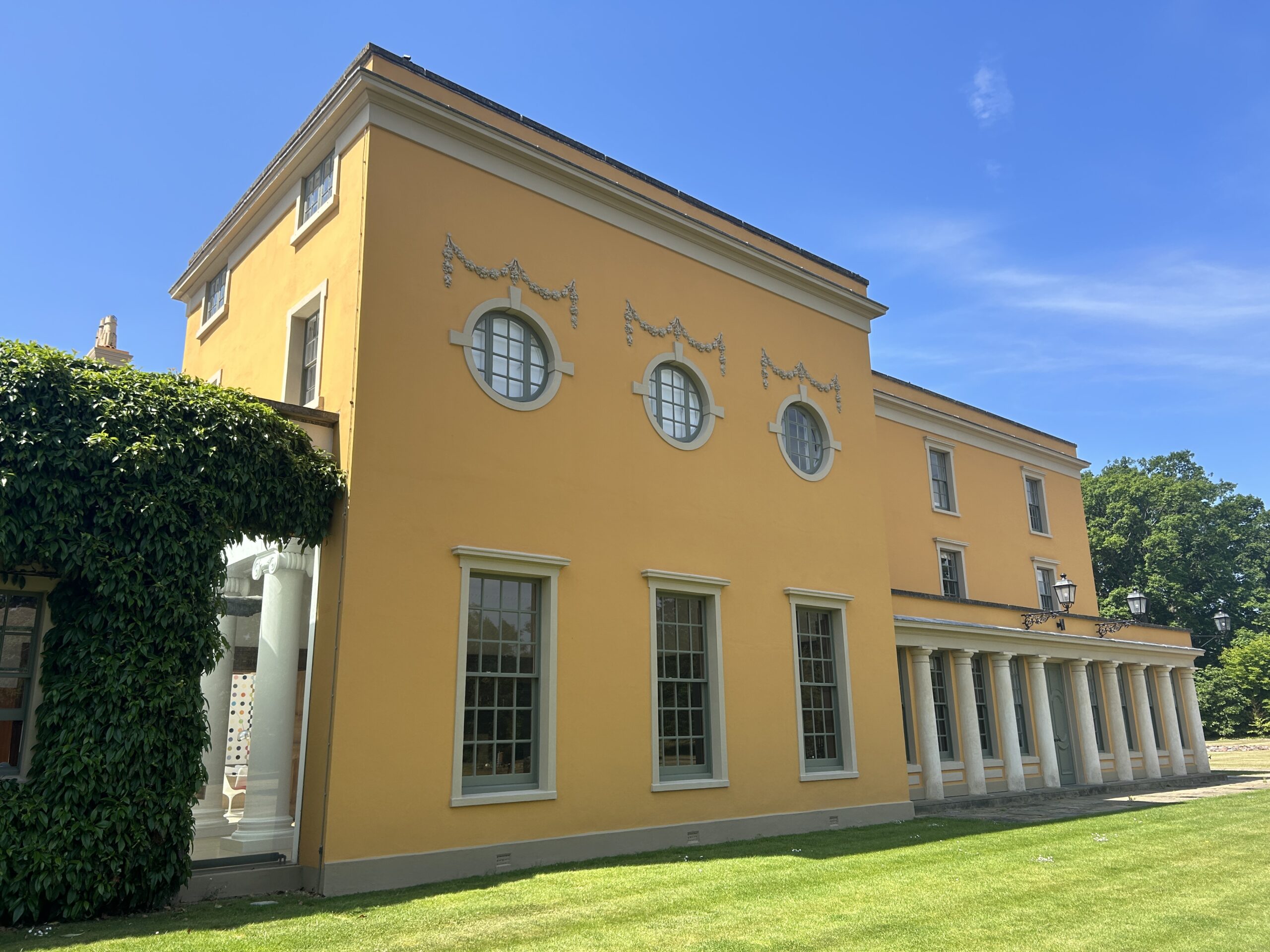 WOOLTON HOUSE, NEWBURY, BERKSHIRE Keim Paint Shop