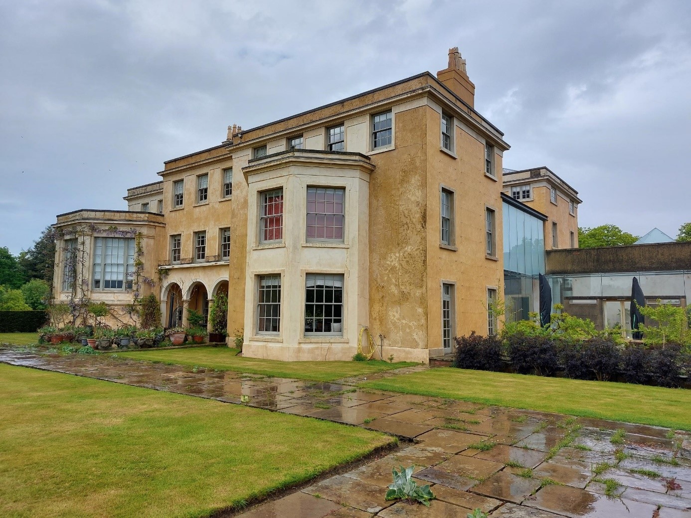 WOOLTON HOUSE, NEWBURY, BERKSHIRE Keim Paint Shop