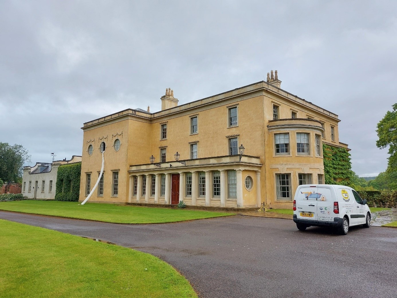WOOLTON HOUSE, NEWBURY, BERKSHIRE Keim Paint Shop