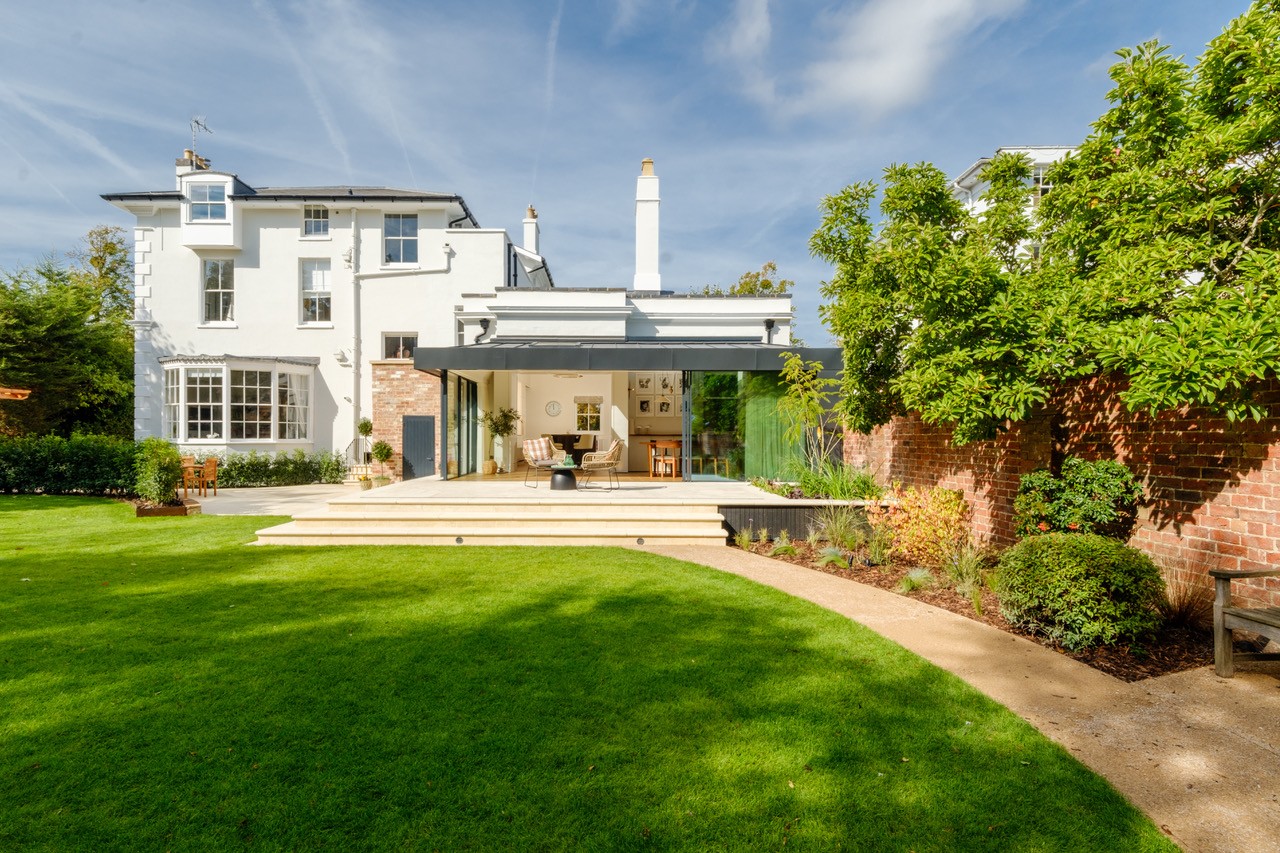 e4dbd676-e732-4ada-be2f-e62d79741008